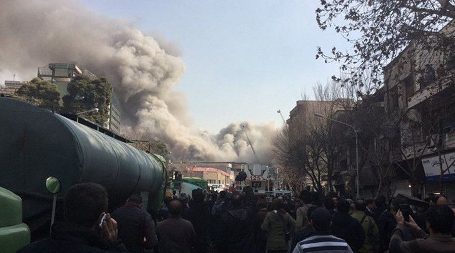 Κατέρρευσε πολυώροφο κτίριο που τυλίχθηκε στις φλόγες στην Τεχεράνη – 38 τραυματίες – ΒΙΝΤΕΟ