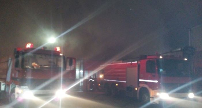 Σε εξέλιξη η πυρκαγιά στον Ταύρο