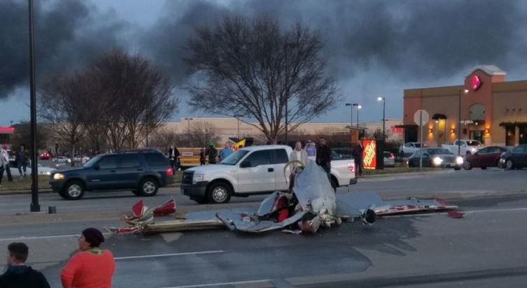 Τραγωδία στο Τέξας με 3 νεκρούς – Αεροσκάφη συγκρούστηκαν στον αέρα – ΒΙΝΤΕΟ – ΦΩΤΟ