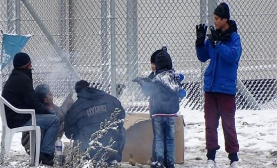Κραυγή αγωνίας από τις ΜΚΟ: Κινδυνεύουν άμεσα από το ψύχος πρόσφυγες και μετανάστες