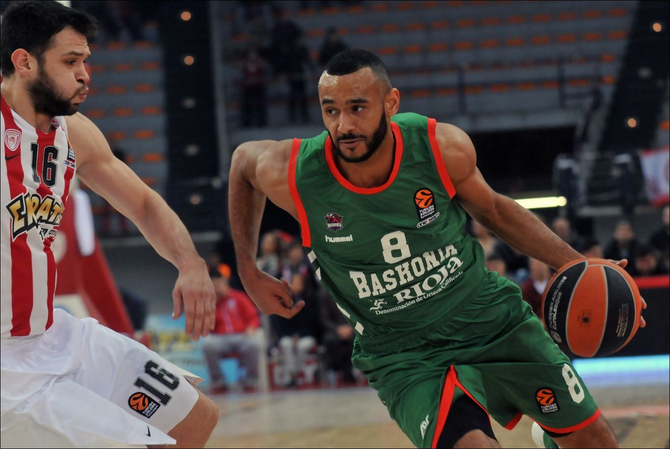 Ολυμπιακός – Μπασκόνια 76-43 (30′)