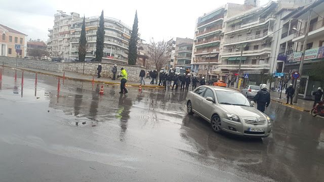 Επεισόδια στη Βέροια με αφορμή τα εγκαίνια των γραφείων της Χρυσής Αυγής – ΦΩΤΟ