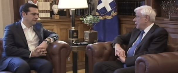 Τι είπαν μπροστά στις κάμερες Παυλόπουλος – Τσίπρας για το Κυπριακό – ΒΙΝΤΕΟ