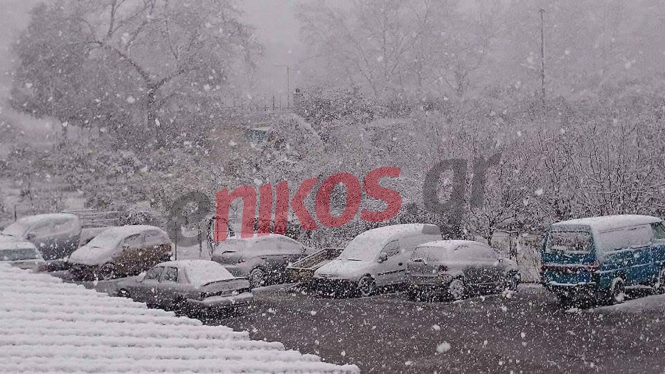 Σφοδρή χιονόπτωση αυτή την ώρα στο Αγρίνιο – ΦΩΤΟ