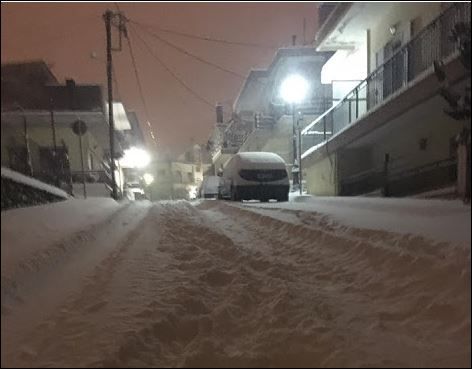 ΦΩΤΟ από τη σφοδρή χιονόπτωση στα Ιωάννινα – Κλειστά σχολεία και Πανεπιστήμιο