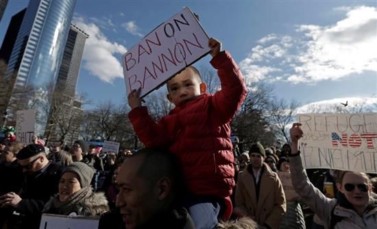 Ογκώδεις διαδηλώσεις κατά του διατάγματος Τραμπ στις ΗΠΑ – ΦΩΤΟ