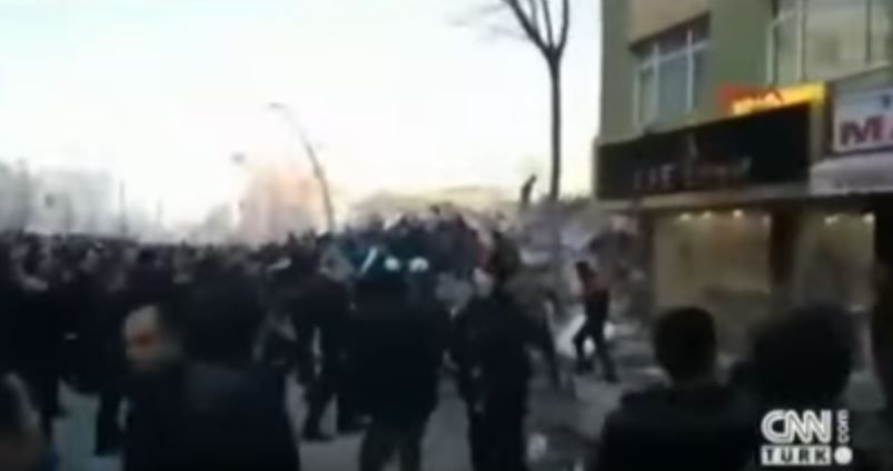 Κατέρρευσε κτίριο στην Κωνσταντινούπολη – Δύο νεκροί – ΒΙΝΤΕΟ