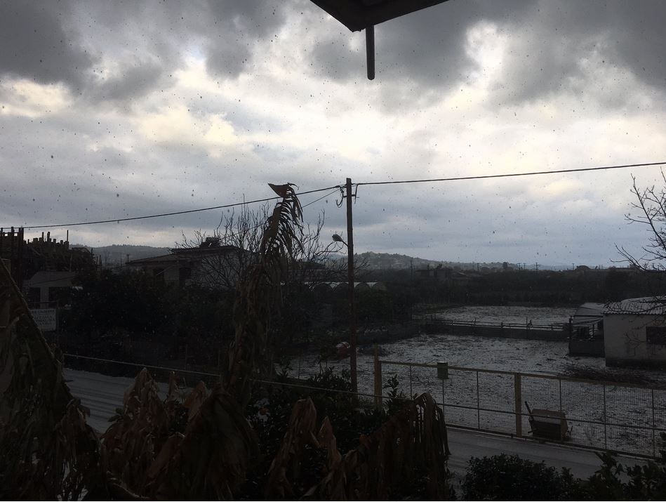 Στα λευκά η Πάτρα – ΦΩΤΟ