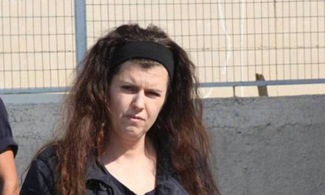 Στην Ηλιούπολη συνελήφθη η Πόλα Ρούπα – Είχε πιστόλι στην κατοχή της – ΤΩΡΑ