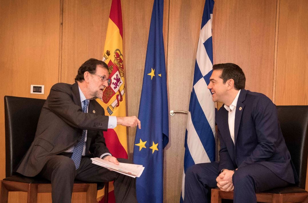 Για την οικονομία και το προσφυγικό συζήτησαν Τσίπρας – Ραχόι – ΦΩΤΟ