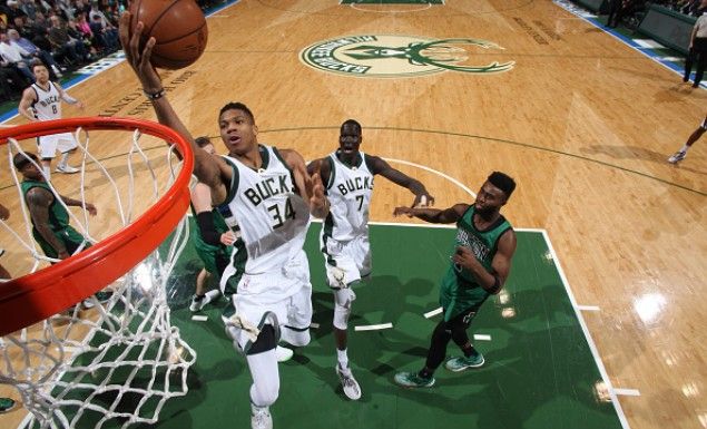 Λύγισαν στην παράταση οι Μπακς του Αντετοκούνμπο