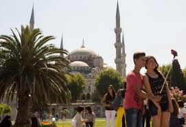 Κατέρρευσαν στην Τουρκία τα έσοδα από τον τουρισμό
