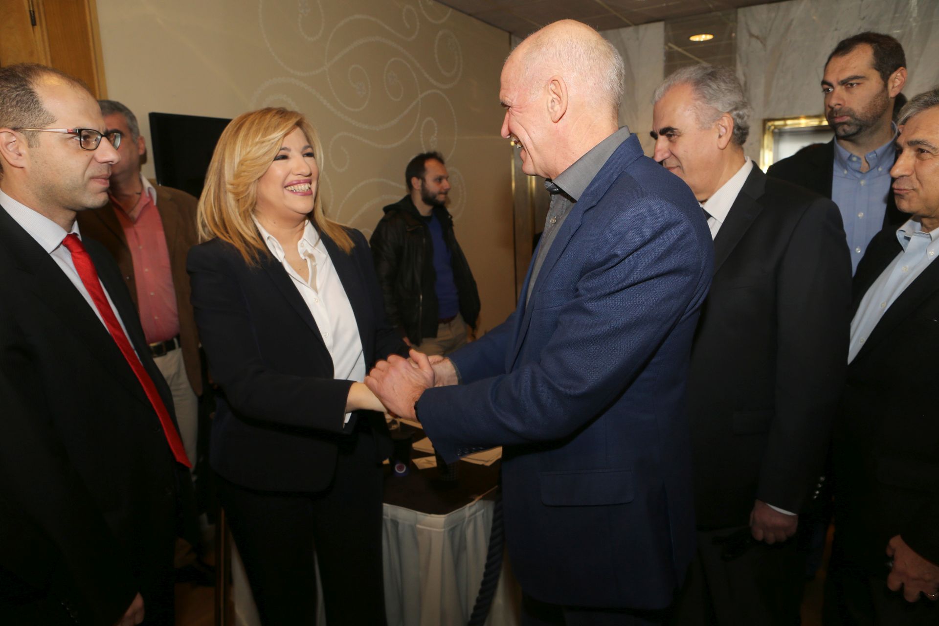 Γεύμα της Γεννηματά με Παπανδρέου, χωρίς Βενιζέλο – ΦΩΤΟ