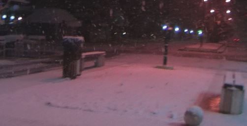Πυκνή χιονόπτωση στην Κόρινθο – BINTEO