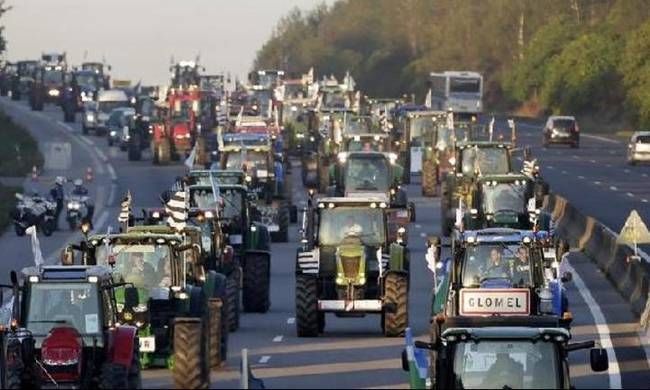 Κλειστή η Ε.Ο. Αθηνών – Θεσσαλονίκης από τους αγρότες της Νίκαιας