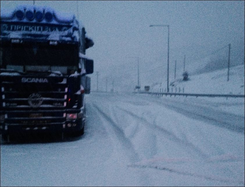 Εγκλωβίστηκαν νταλίκες στο Μαλακάσι Τρικάλων – ΦΩΤΟ