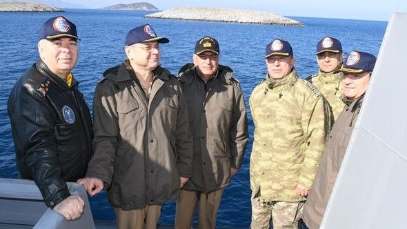 Ο αρχηγός των τουρκικών Ενόπλων Δυνάμεων στην πυραυλάκατο που επιχείρησε να προσεγγίσει τα Ίμια – ΦΩΤΟ
