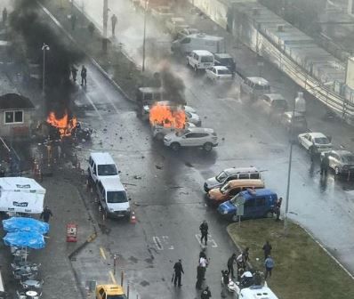 Στους δέκα ανήλθε ο αριθμός των τραυματιών από την επίθεση στη Σμύρνη