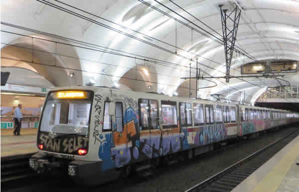 Συναγερμός στην Ιταλία – Εκκενώθηκε το μετρό της Ρώμης μετά τους σεισμούς