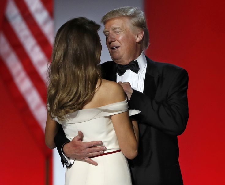 Ο χορός του Τραμπ με την Μελάνια μετά την ορκωμοσία – ΦΩΤΟ – ΒΙΝΤΕΟ