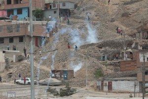 Περού: Βίαιες διαδηλώσεις κατά της επιβολής διοδίων