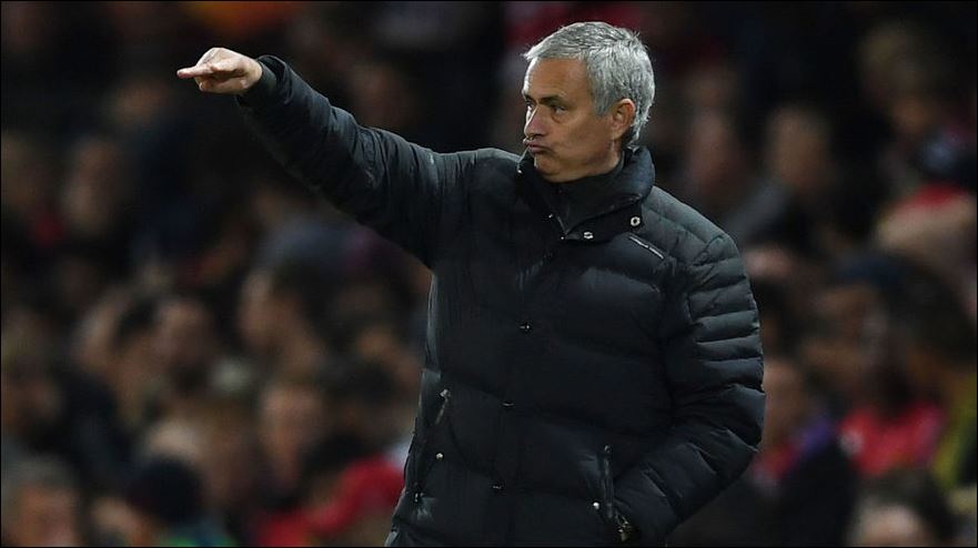 Ο Μουρίνιο αποκοιμήθηκε στο αυτοκίνητο – ΦΩΤΟ