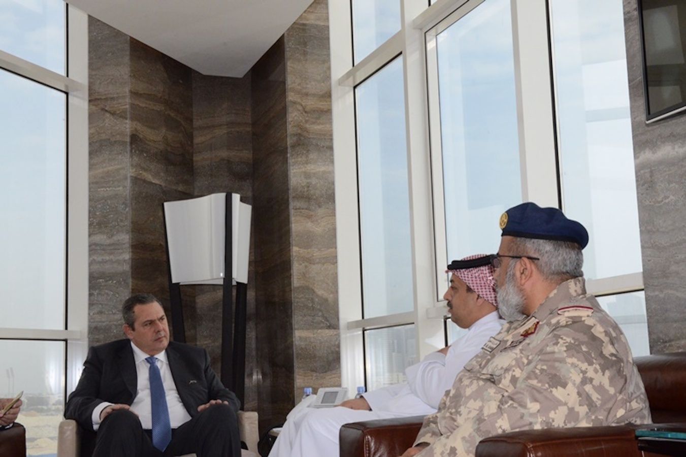 Επίσημη επίσκεψη του Πάνου Καμμένου στο Κατάρ – ΦΩΤΟ