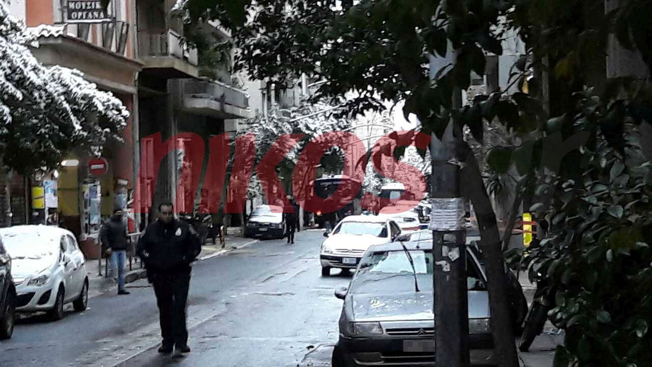 Με καλάσνικοφ η επίθεση κατά των αστυνομικών έξω από τα γραφεία του ΠΑΣΟΚ – Νέες ΦΩΤΟ