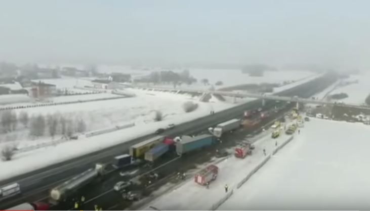 Ασύλληπτη καραμπόλα 40 οχημάτων στην Πολωνία – ΒΙΝΤΕΟ