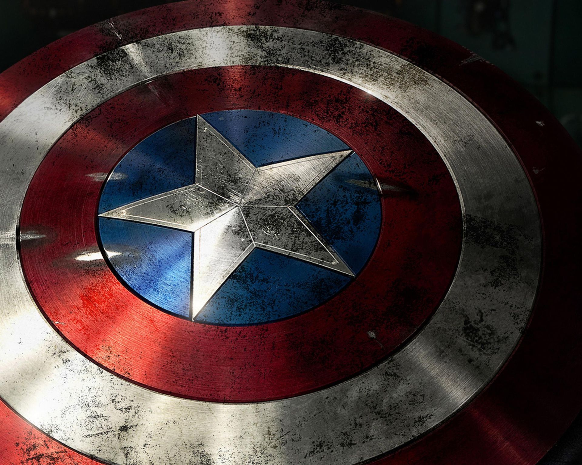 Δημοτικός σύμβουλος ορκίστηκε με την ασπίδα του… Captain America – ΦΩΤΟ
