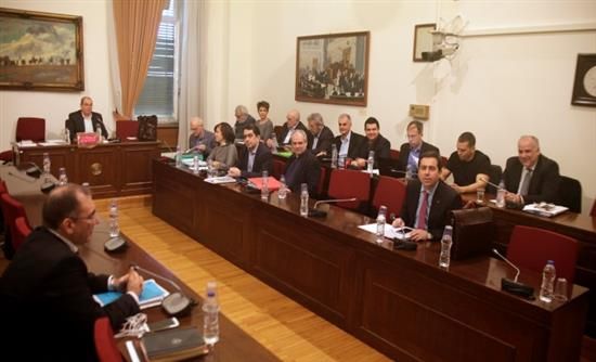 Δόθηκε στα κόμματα το πόρισμα του ΣΥΡΙΖΑ για τα δάνεια κομμάτων και ΜΜΕ