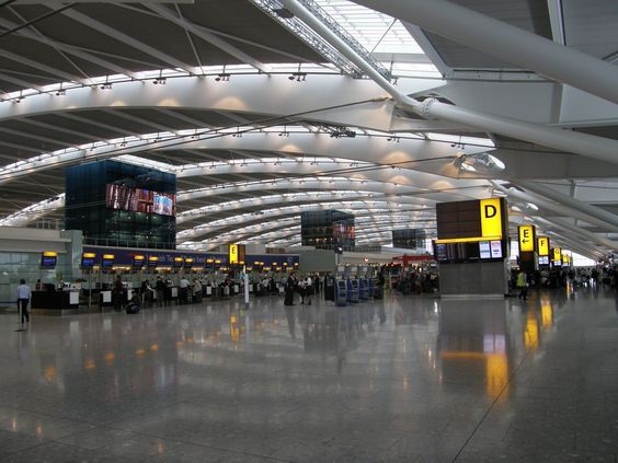 Λονδίνο – Σύλληψη 50χρονου υπόπτου για τρομοκρατία στο αεροδρόμιο Heathrow