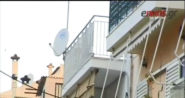 Τι λέει στο enikos.gr ο παππούς της 25χρονης για το σπίτι που συνελήφθη η Πόλα Ρούπα