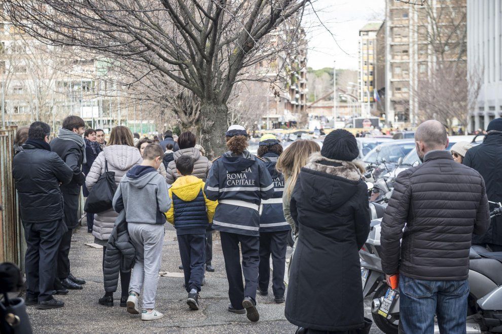 Αλλεπάλληλες σεισμικές δονήσεις στην Ιταλία – Ενδέχεται να υπάρχουν θύματα λέει η ιταλική τηλεόραση