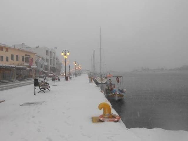 Νέα επέλαση του χιονιά στη Λέσβο – Το έστρωσε και στο λιμάνι – ΦΩΤΟ – ΒΙΝΤΕΟ