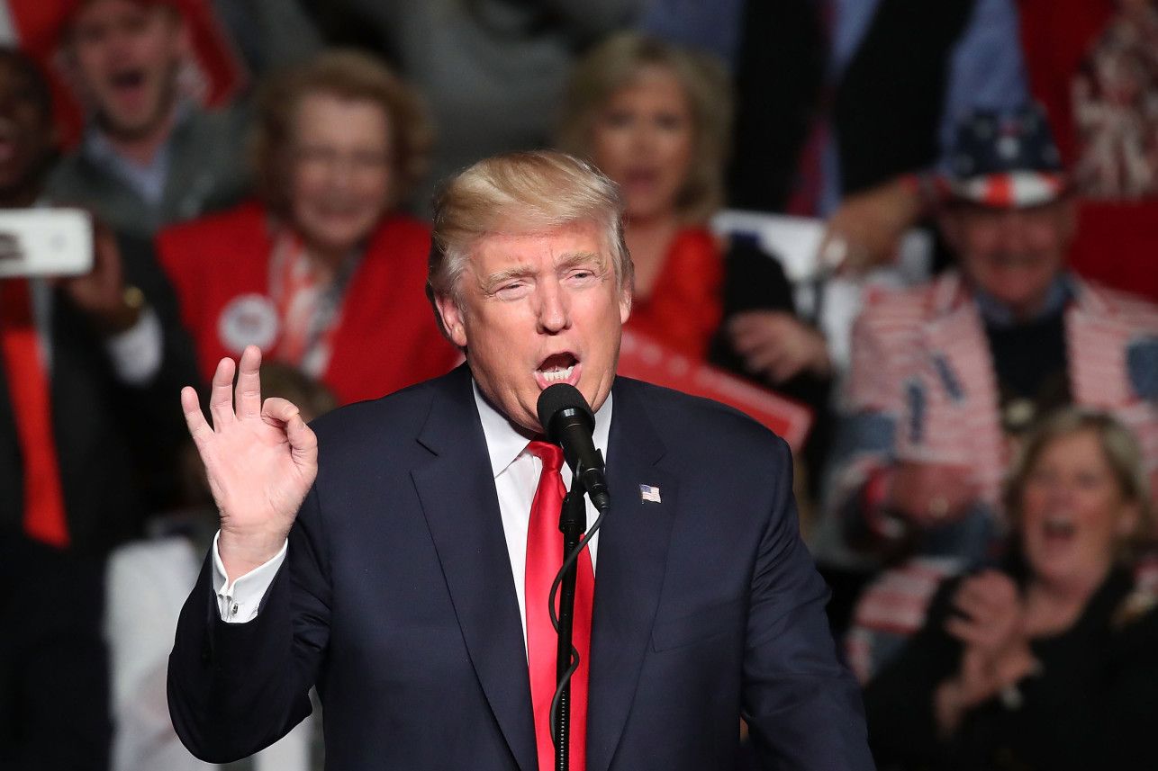 Επίθεση του Τραμπ στους Δημοκρατικούς για τις κυβερνοεπιθέσεις