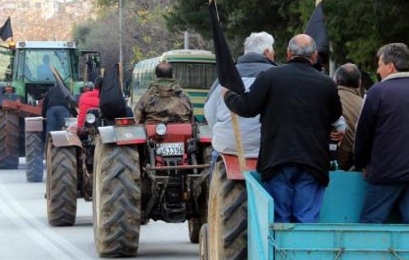 «Ζεσταίνουν» τα τρακτέρ οι αγρότες σε Άρτα και Πρέβεζα