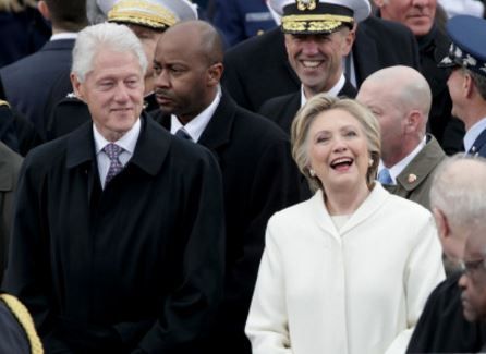 Χίλαρι Κλίντον: Βρίσκομαι εδώ για να τιμήσω τη δημοκρατία μας