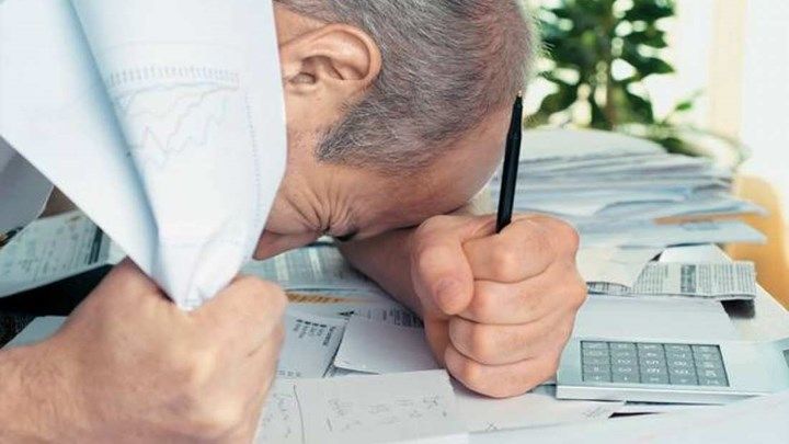 Ειδοποιητήρια-βόμβα με τις νέες εισφορές σε 1,6 εκατ. ασφαλισμένους