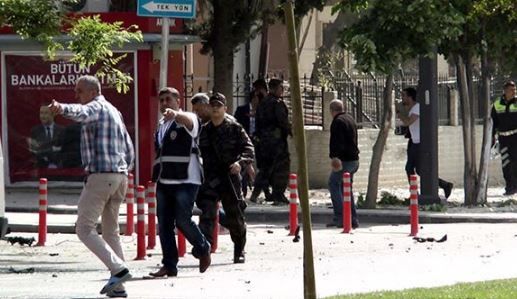 Τραυματίες ένας αστυνομικός και ένα παιδί στο Γκαζιαντέπ