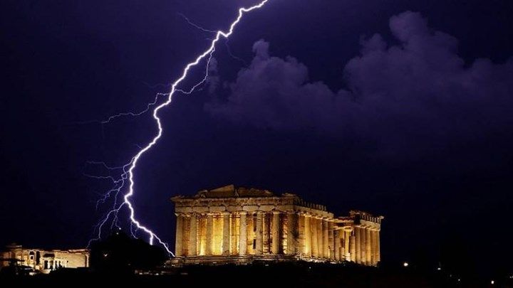 Σκληρά μέτρα περιλαμβάνουν οι δύο επιλογές που έχει η Ελλάδα