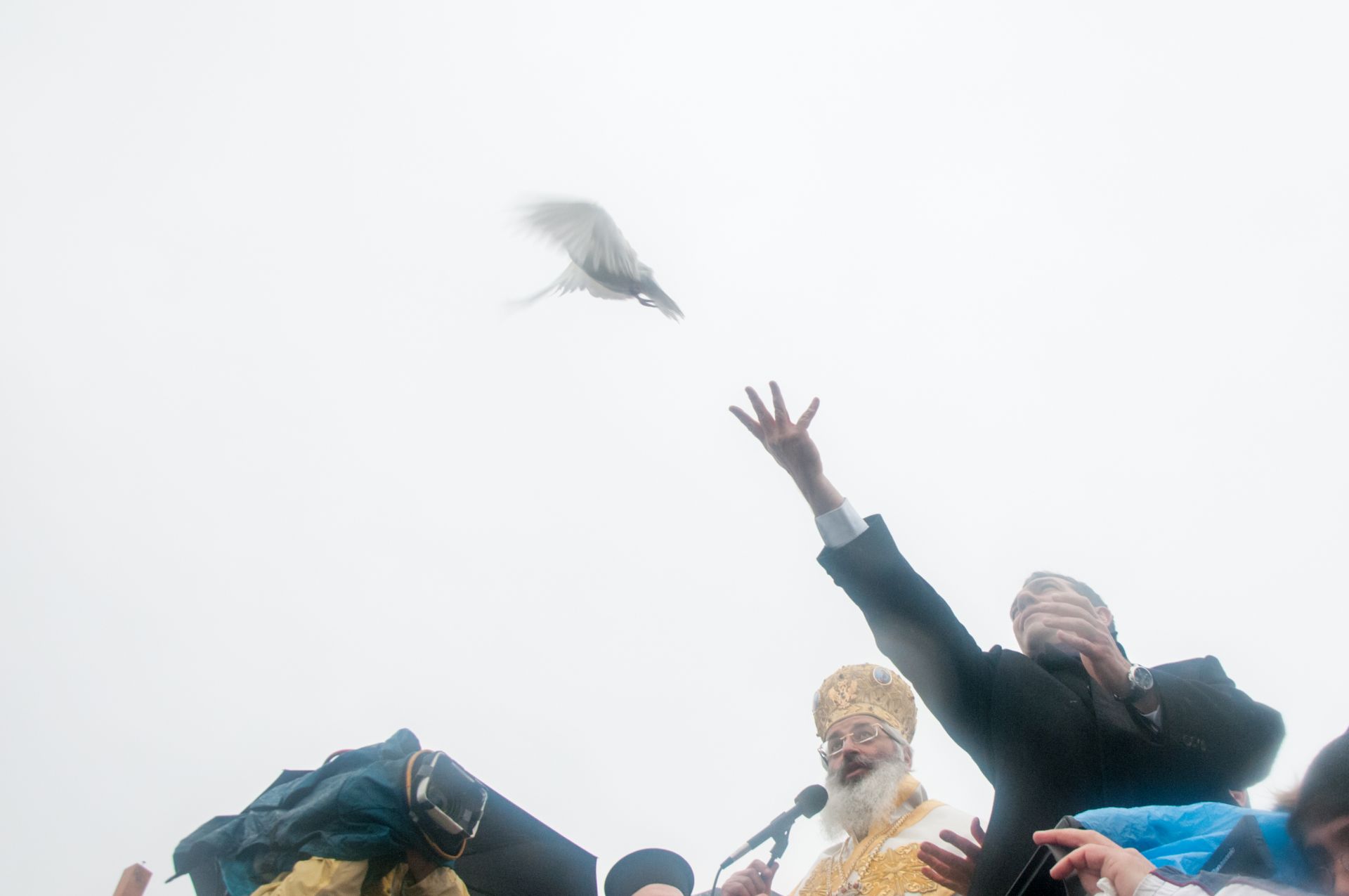 Λευκό περιστέρι απελευθέρωσε ο Τσίπρας στην Αλεξανδρούπολη – ΦΩΤΟ