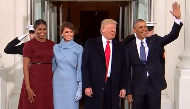 Στον Λευκό Οίκο για τσάι με το ζεύγος Ομπάμα, το ζεύγος Τραμπ – ΒΙΝΤΕΟ