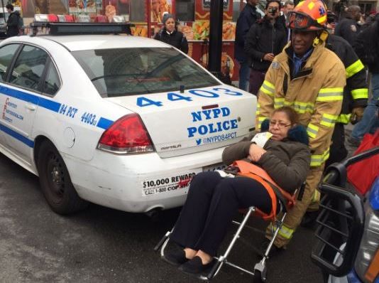 Ξεπερνούν τους 100 οι τραυματίες από τον εκτροχιασμό του τρένου στο Μπρούκλιν