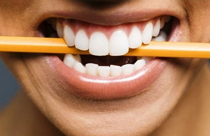 Τρίξιμο δοντιών: Δείχνει πολλά και… υπάρχει λύση