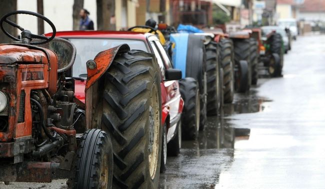 Κλειστή η Σερρών – Θεσσαλονίκης και η Ιονία Οδός από τους αγρότες