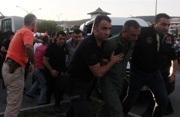 Συνεχίζονται οι διώξεις στην Τουρκία – Εκδόθηκαν άλλα 400 εντάλματα σύλληψης