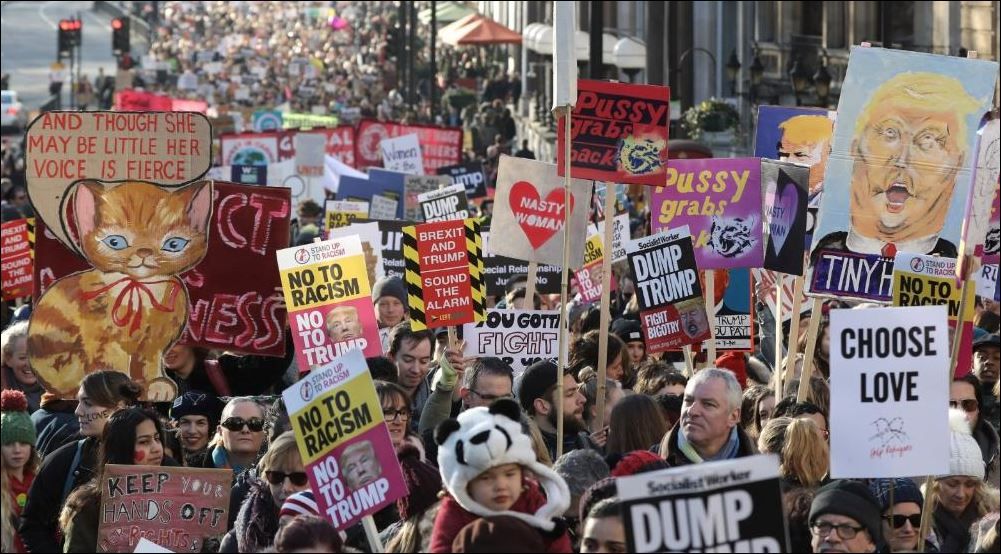 Λονδίνο – «Να διώξουμε τον Τραμπ» το σύνθημα των διαδηλωτών – ΦΩΤΟ