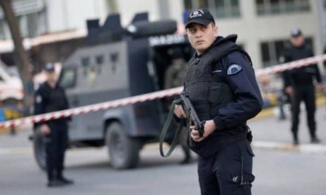 Σε εξέλιξη επιχείρηση της τουρκικής αστυνομίας – Δύο συλλήψεις στο αεροδρόμιο Ατατούρκ