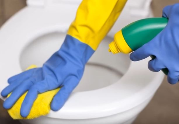 Δέκα πράγματα που είναι πιο βρώμικα από τη λεκάνη της τουαλέτας σας – ΒΙΝΤΕΟ